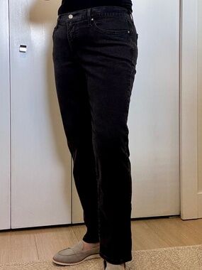 Levi’s 314 Shaping Straight leg black jeans 31W 30L